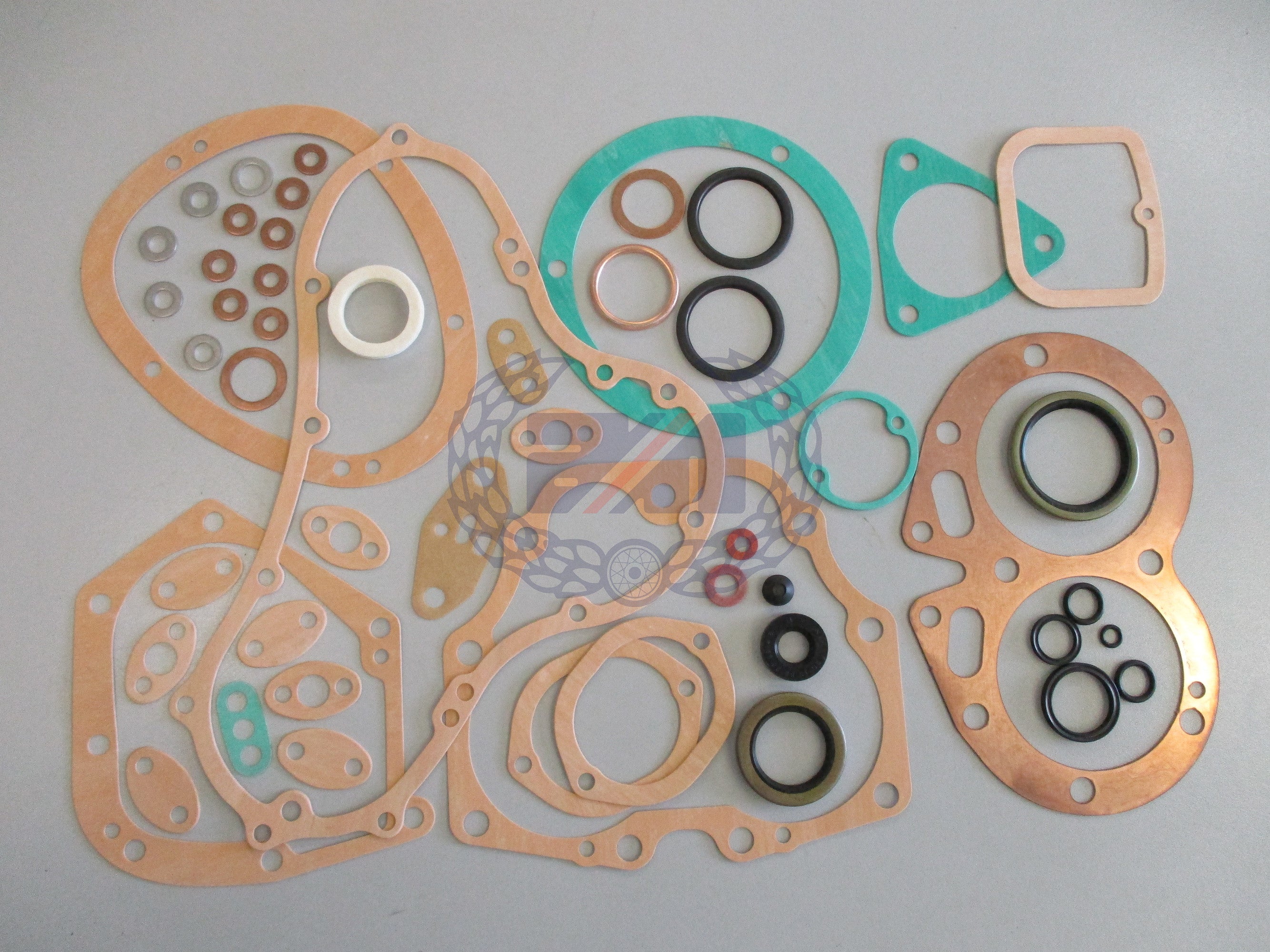 GASKET & SEAL SET (FULL) 750 ATLAS with COPPER HEAD GASKET for Spigotted cylinder barrels TO ENGINE 114870 (the head gasket requires annealing before fitting)