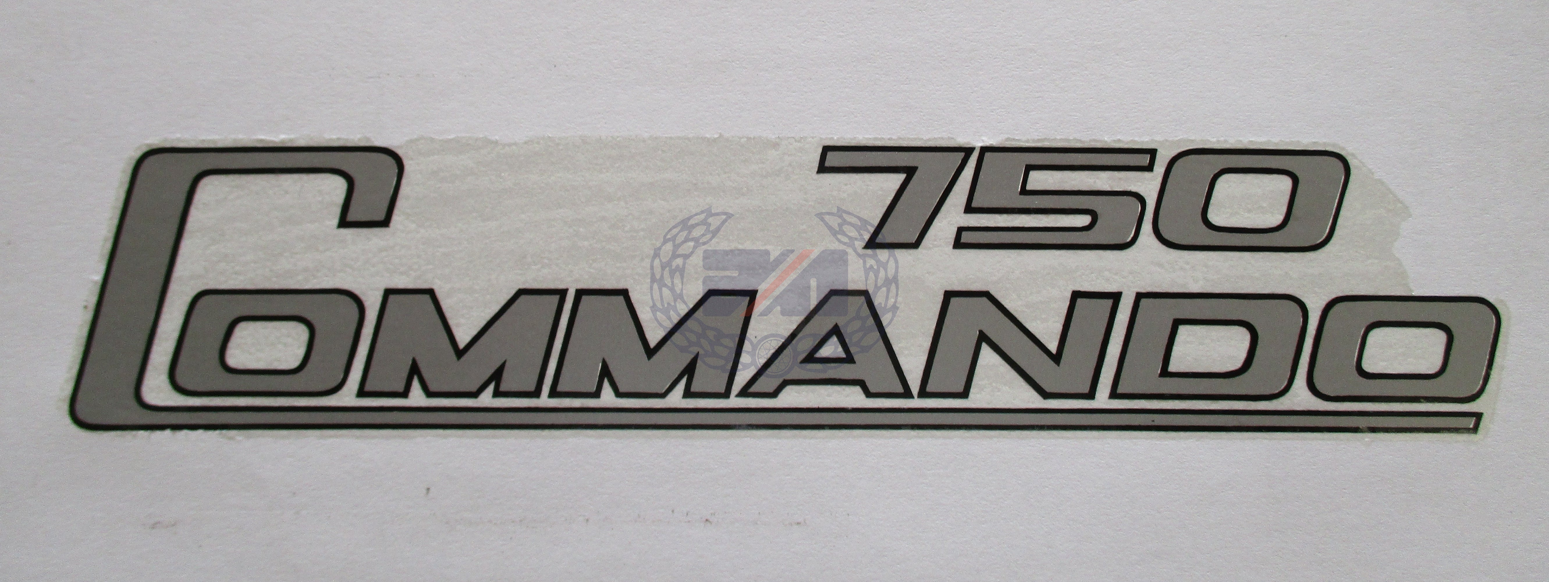 DECAL "750 COMMANDO" SILVER/BLACK Dryfix