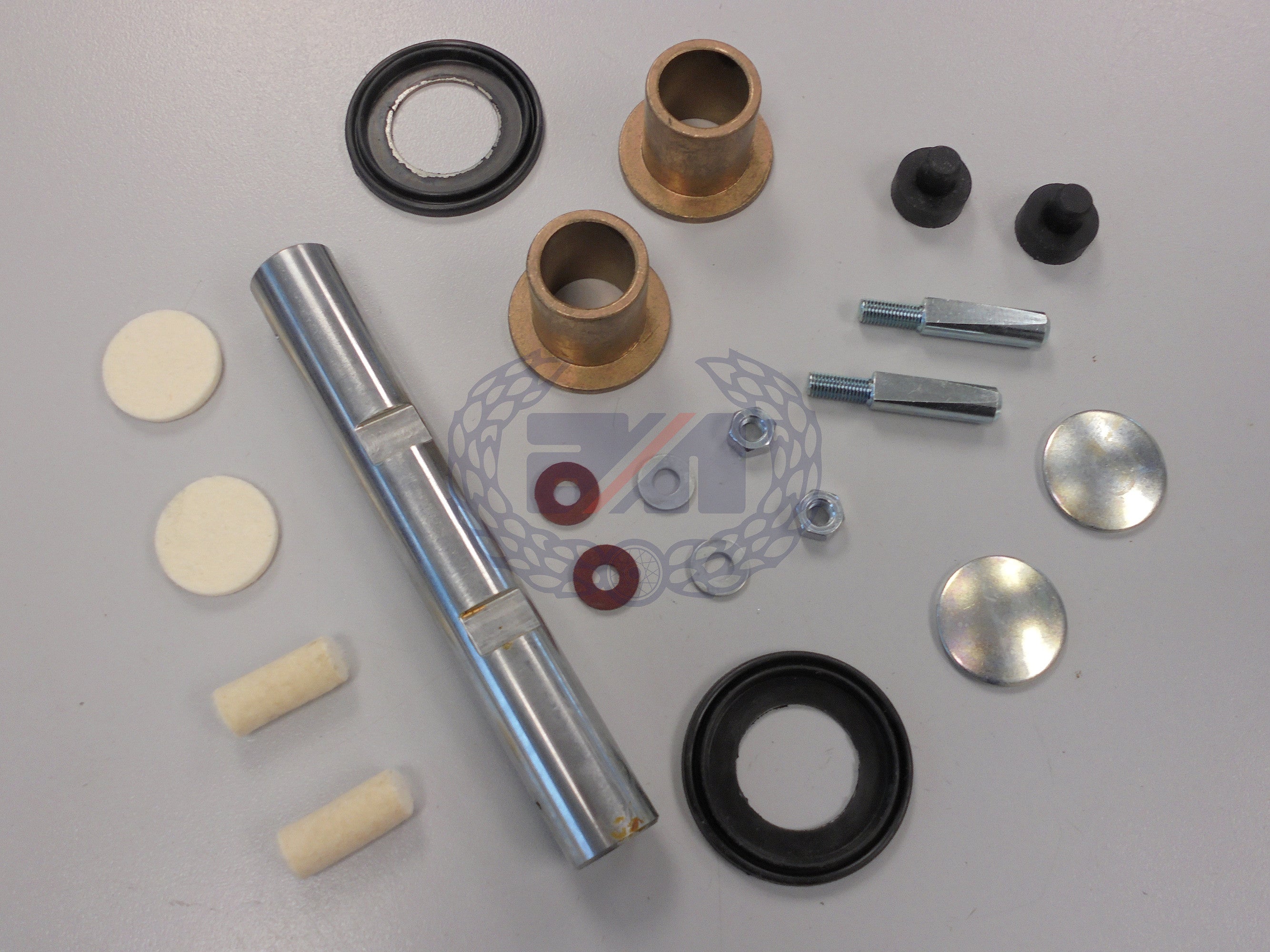 SWINGING ARM SPINDLE KIT (COMMANDO 850MK3)