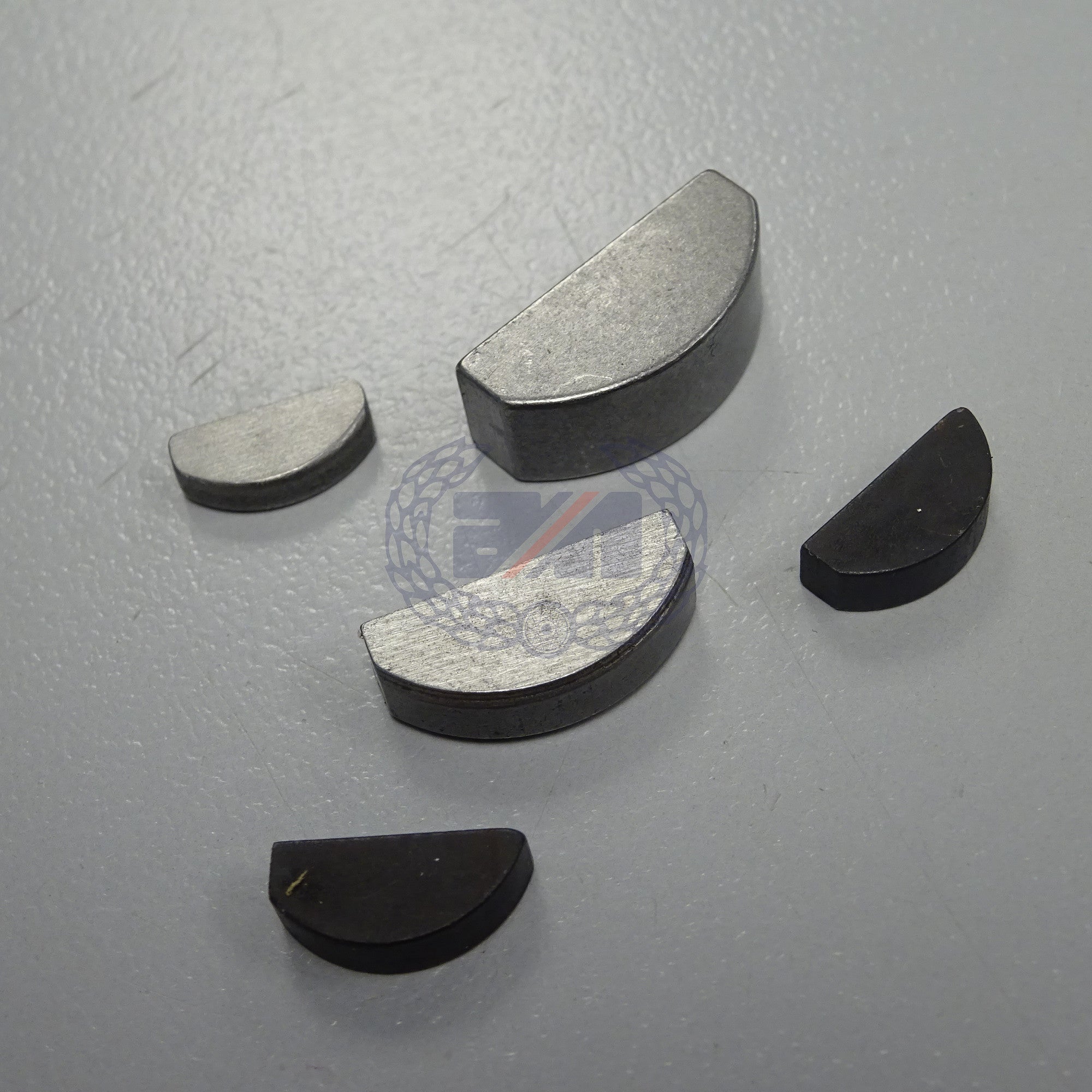 WOODRUFF KEY SET (5 pieces: engine sprocket, oil pump spindle, crankshaft, camshaft & alternator)