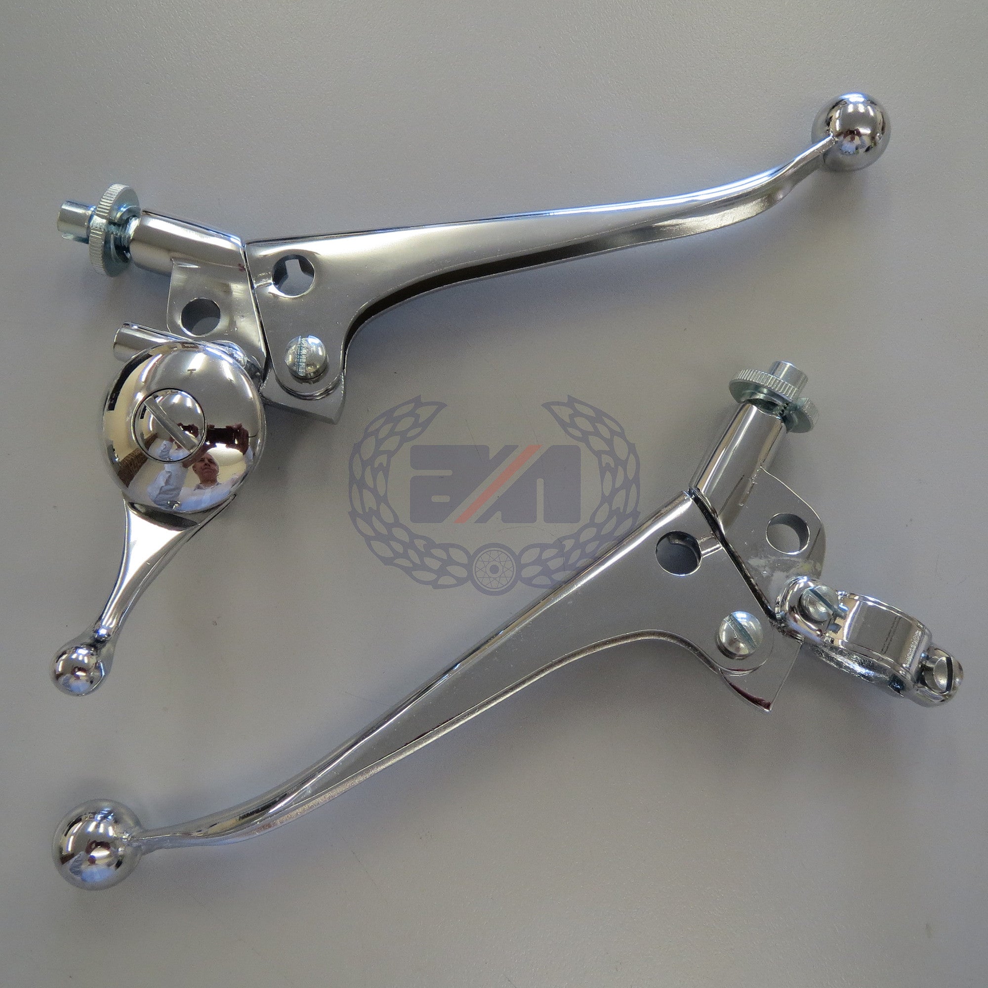 CLUTCH/BRAKE LEVERS PAIR (INCLUDES AIR LEVER) 7/8" pivot centres