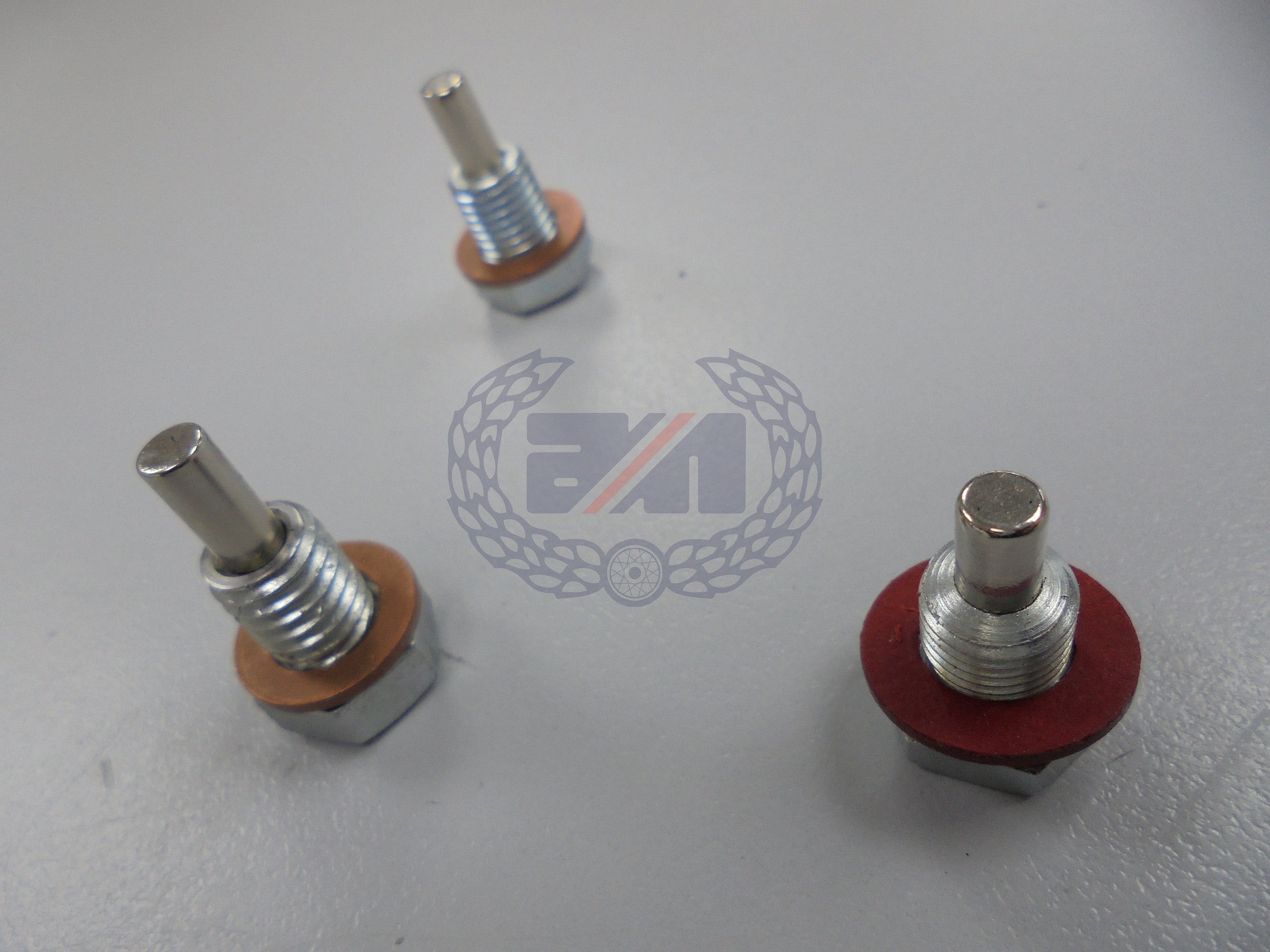 MAGNETIC DRAIN PLUG SET including WASHERS FOR SUMP, OIL TANK & GEARBOX (COMMANDO 750/850 from 1972 to 1978)