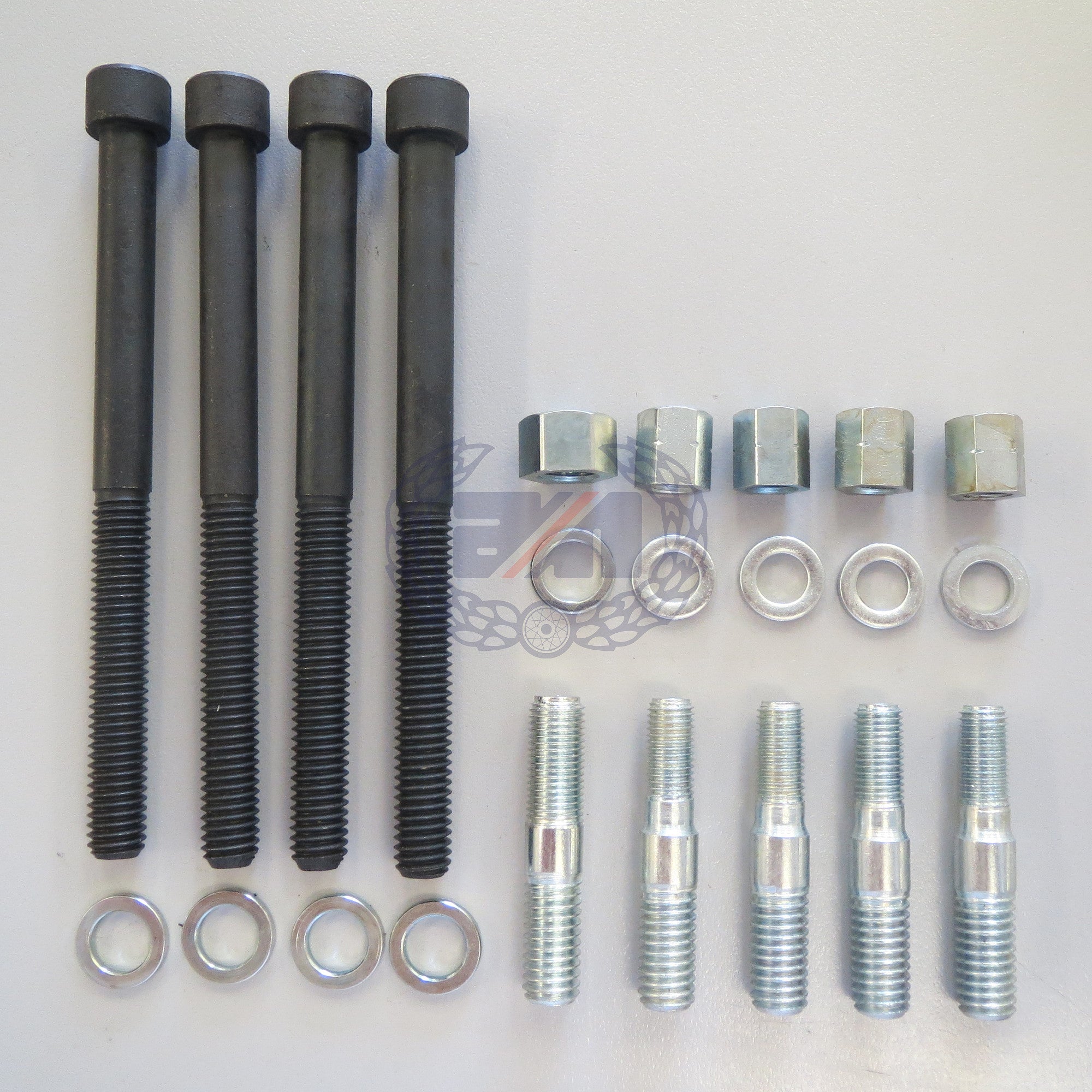 CYLINDER BARREL BOLT/STUD/ NUT/WASHER FIX KIT(850 1973-78)