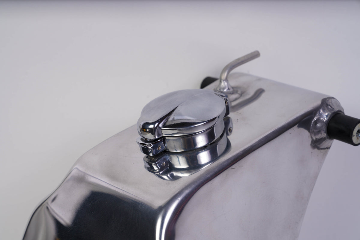 Norton Slimline Oil Tank - フェザーベッドスリムライン オイルタンク