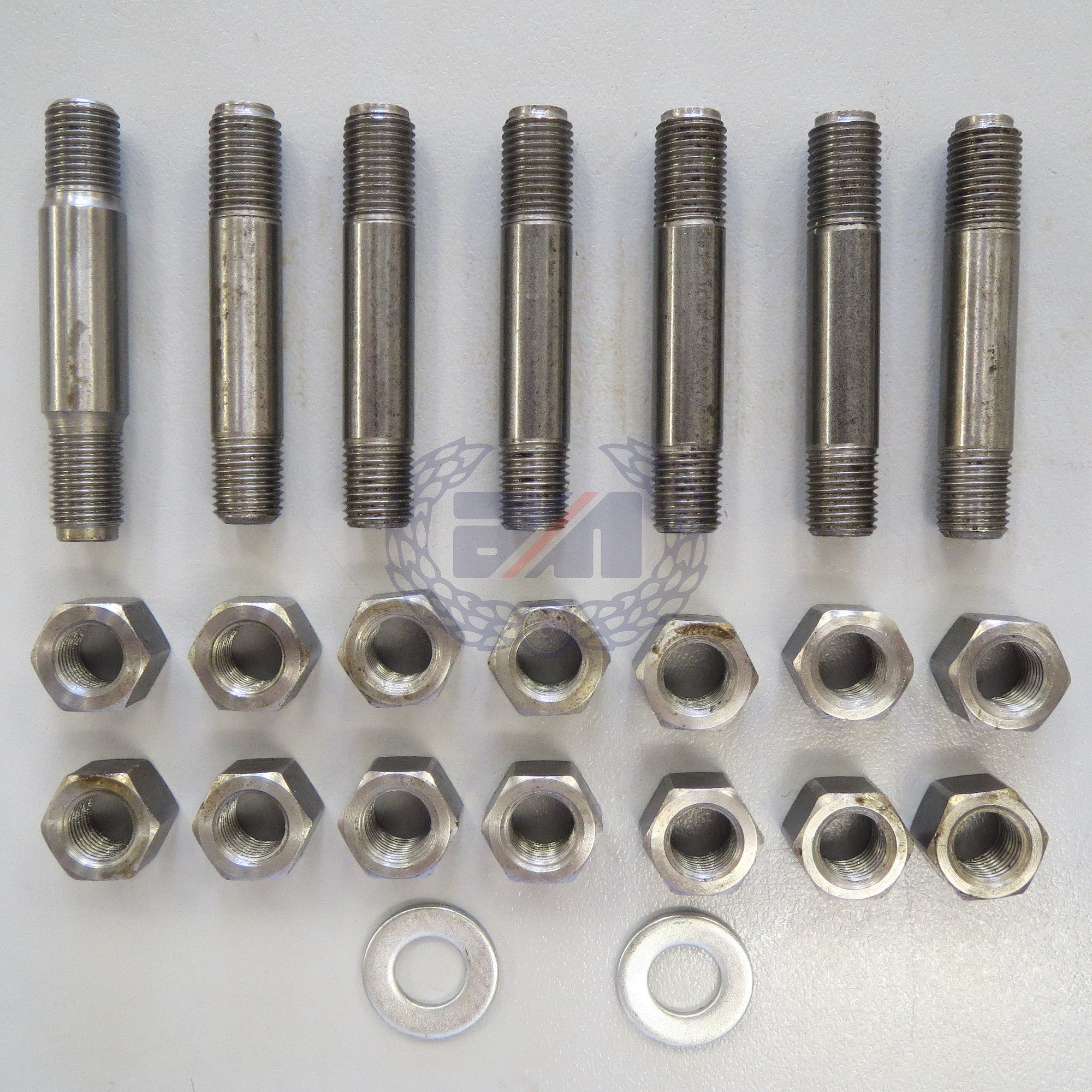 CRANKSHAFT STUD/NUT KIT (850 Mk3)