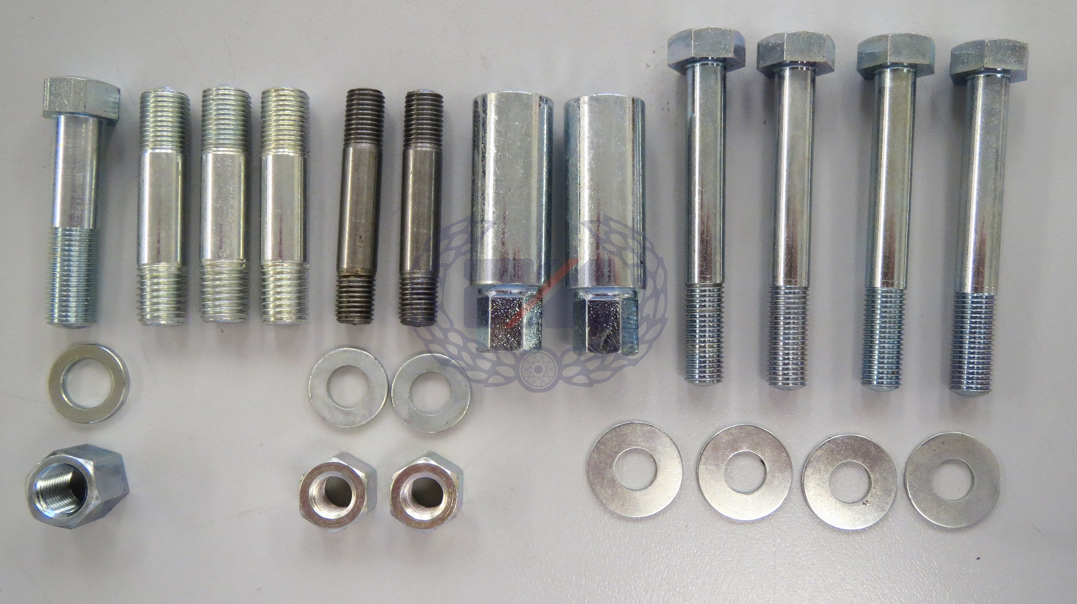 CYLINDER HEAD FASTENINGS KIT ATLAS (TO ENGINE 122436)