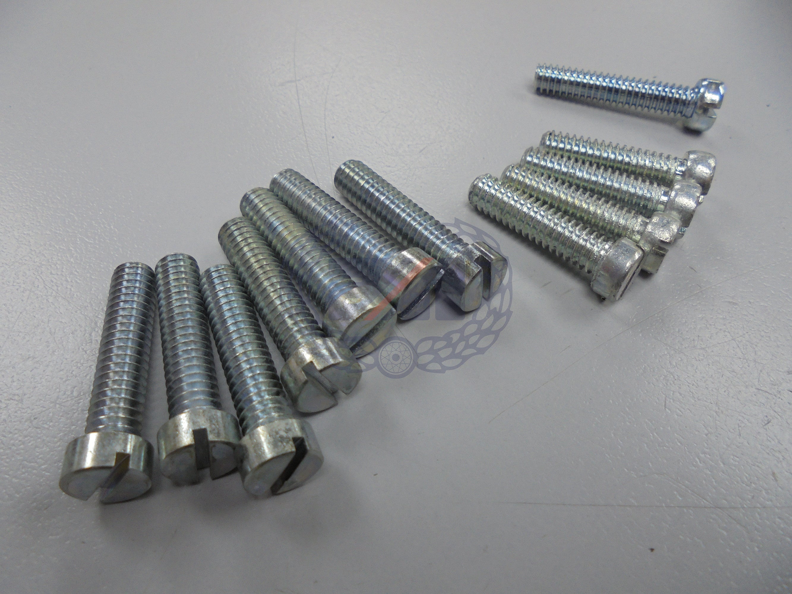 TIMING COVER SCREW KIT (COMMANDO 1971 & 1972) 12 pieces